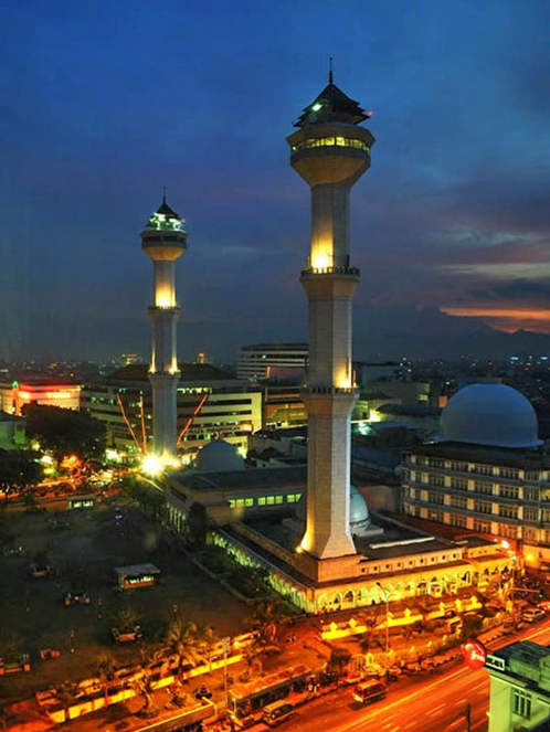 Indonesiaku – Menara Kembar Masjid Raya Bandung